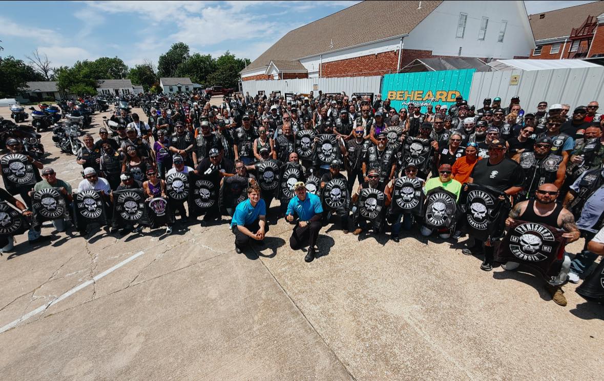 Large volunteer group event